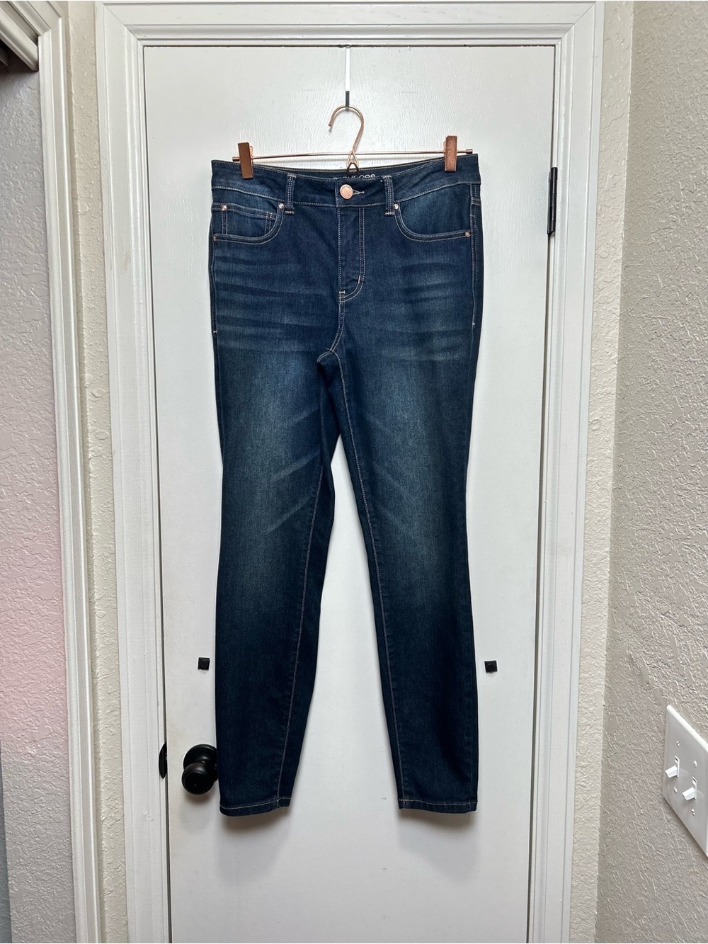 [sold] - Picture 2 of 8
